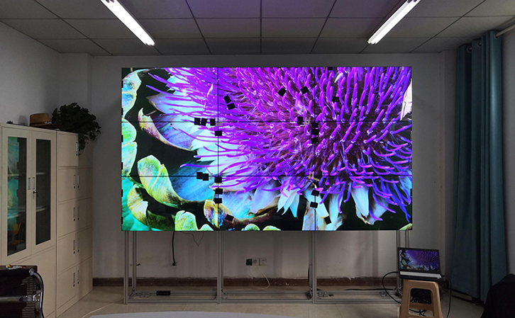 液晶拼接屏的歷史發(fā)展：從小尺寸到大尺寸，從低分辨率到高分辨率